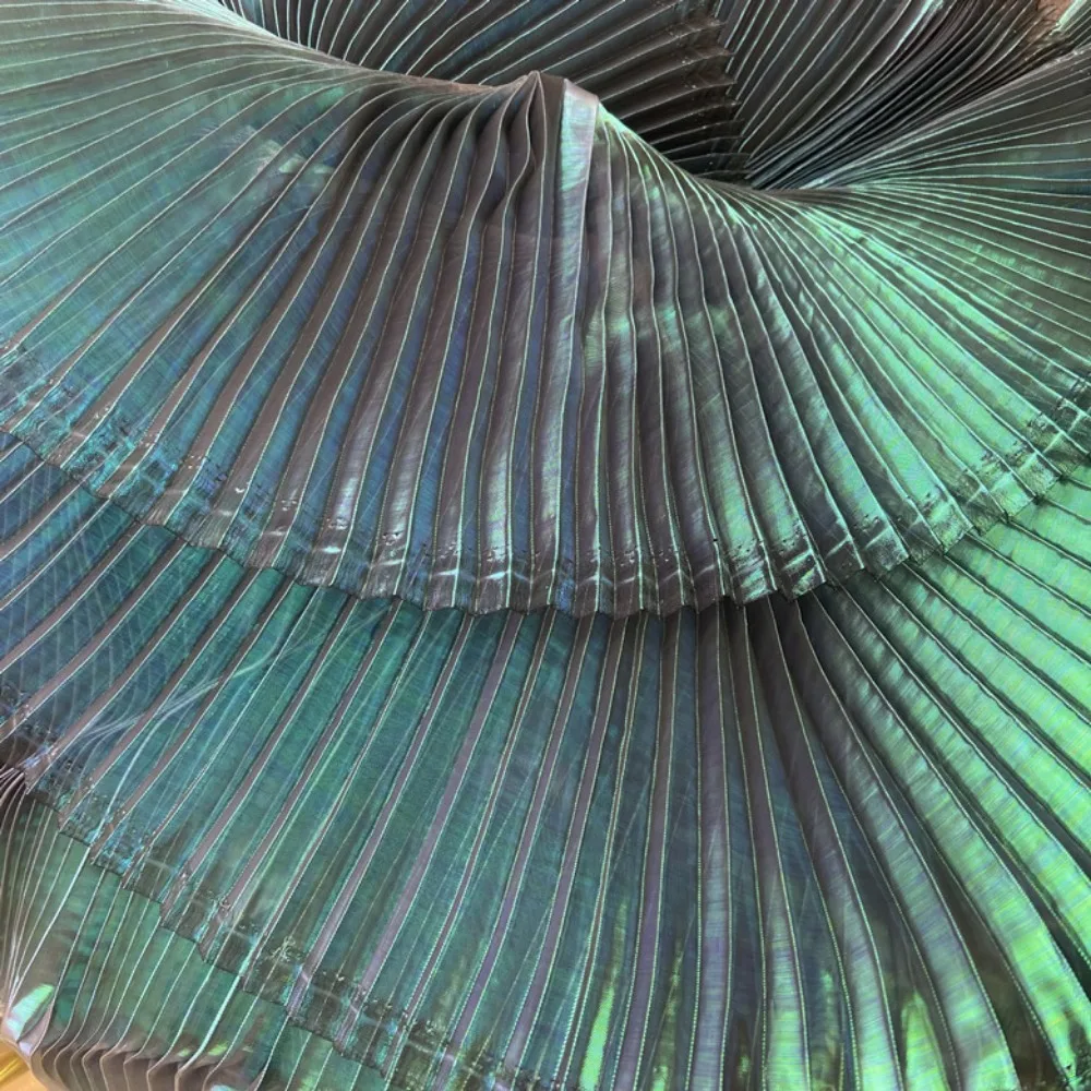 

Creative Shiny Pleated Organza Fabric 100*150cm Rainbow Mermaid Cloth Fabric Handmade DIY Material Sewing Girls Skirt Dress