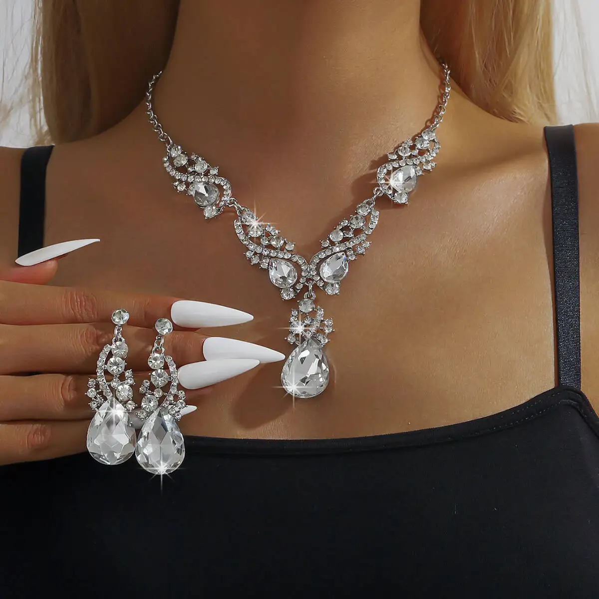 Direct Source Wholesale Alloy Rhinestone Set Necklace Earrings Two-piece Wedding Jewelry