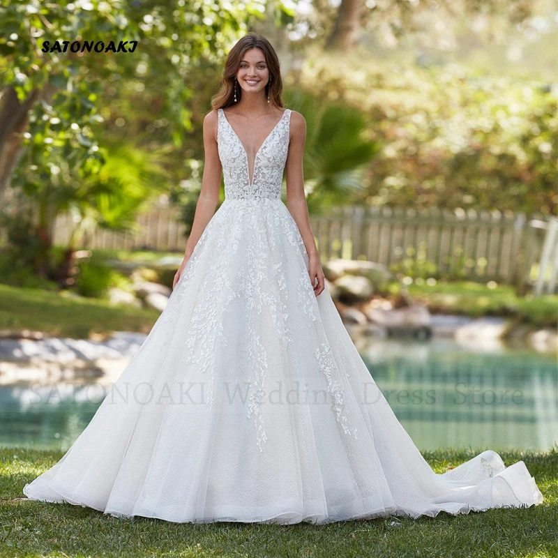 

Customized Elegant Boho Lace Wedding Dress for Women A-Line V-Neck Appliques Sweep Train Backless Bride Gown Vestidos De Novia