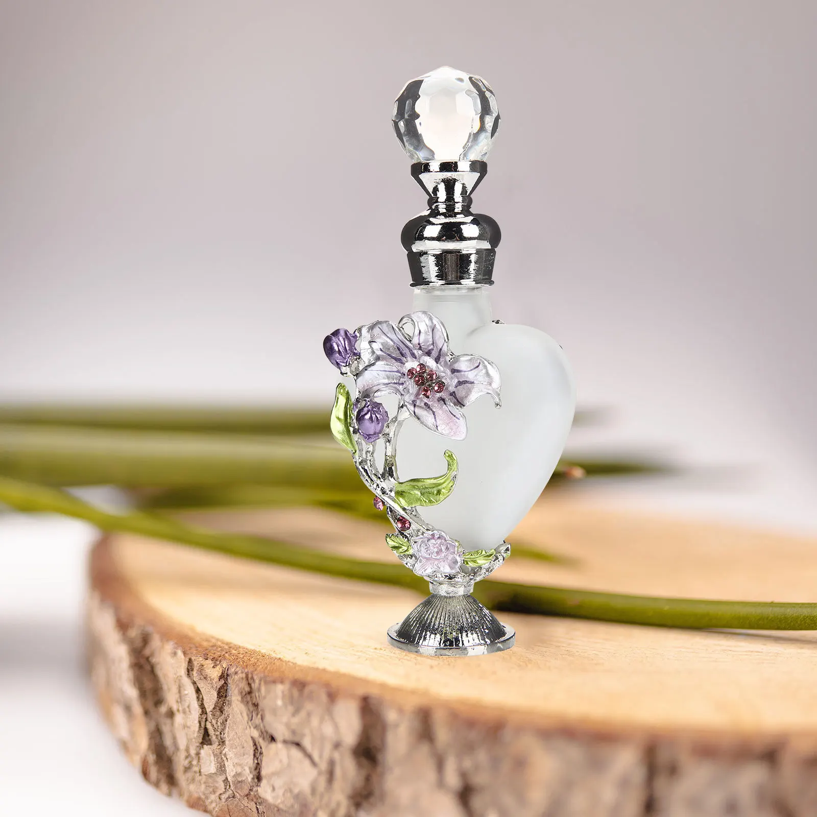 Vintage glazen parfumflesje geschilderd bloemenpatroon geëmailleerde decoratieve parfumcontainer, perfect voor ijdelheid dressoir badkamer