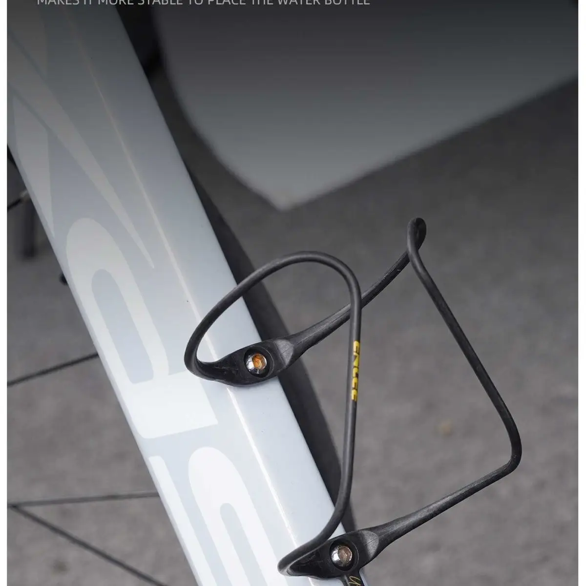 

Only 9g ultra-light carbon fiber kettle rack, road bike mountain bike bicycle kettle rack, high value and simple