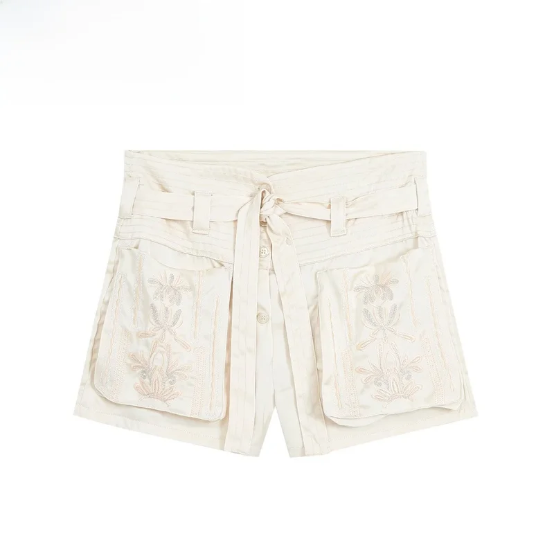 Fashionable Casual Embroidered Short Pants for Women High Waist Straight Leg Polyester Fiber Autumn Season Ladies Shorts