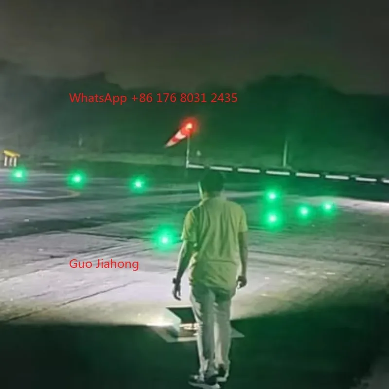 

L807 806 Illuminate Airport/ Helipad/ Heliport Lighted Wind Cone with L810 Aviation Obstruction Warning Light