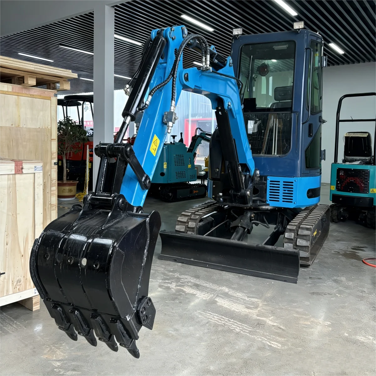 حفارة صغيرة مع هيكل معزز دوار مرن محرك ديزل قوي مخصص متعدد الوظائف الكابينة حفارة صغيرة