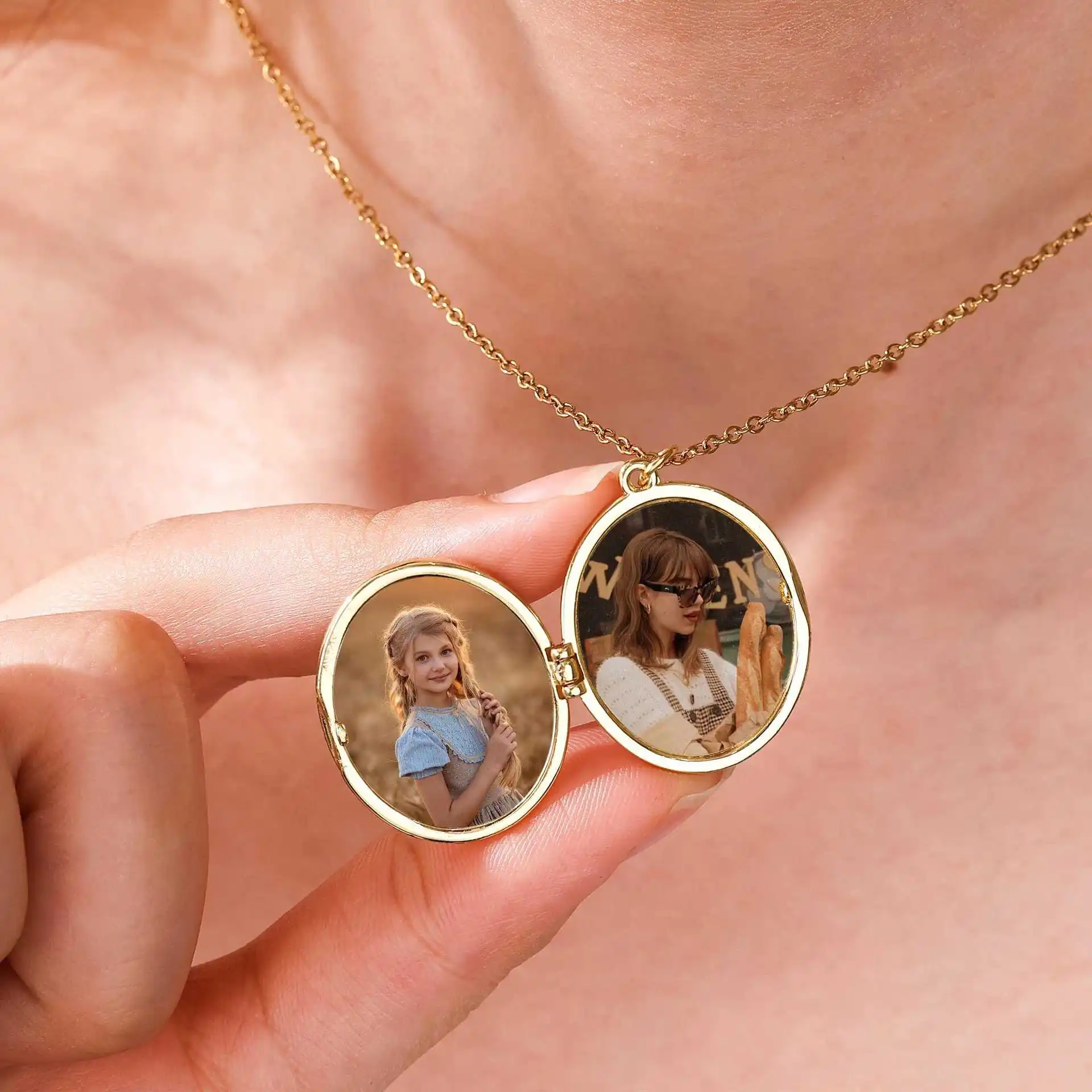 Popular retro Pegasus enamel photo box necklace can be opened and closed to put photos commemorative pendant light luxury collar
