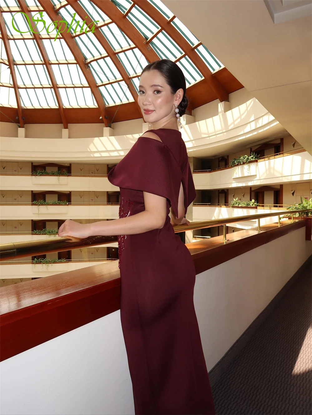 Customized Simple Burgundy Satin Evening Dress Classic O-Neck Off the Shoulder Homecoming Dress Soft Straight Beading Prom Dress