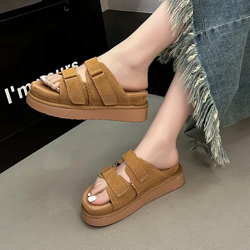 Thick-soled non-slip soft-soled slippers for women to wear outside summer 2024 new casual sandals retro flatform open-toesandals