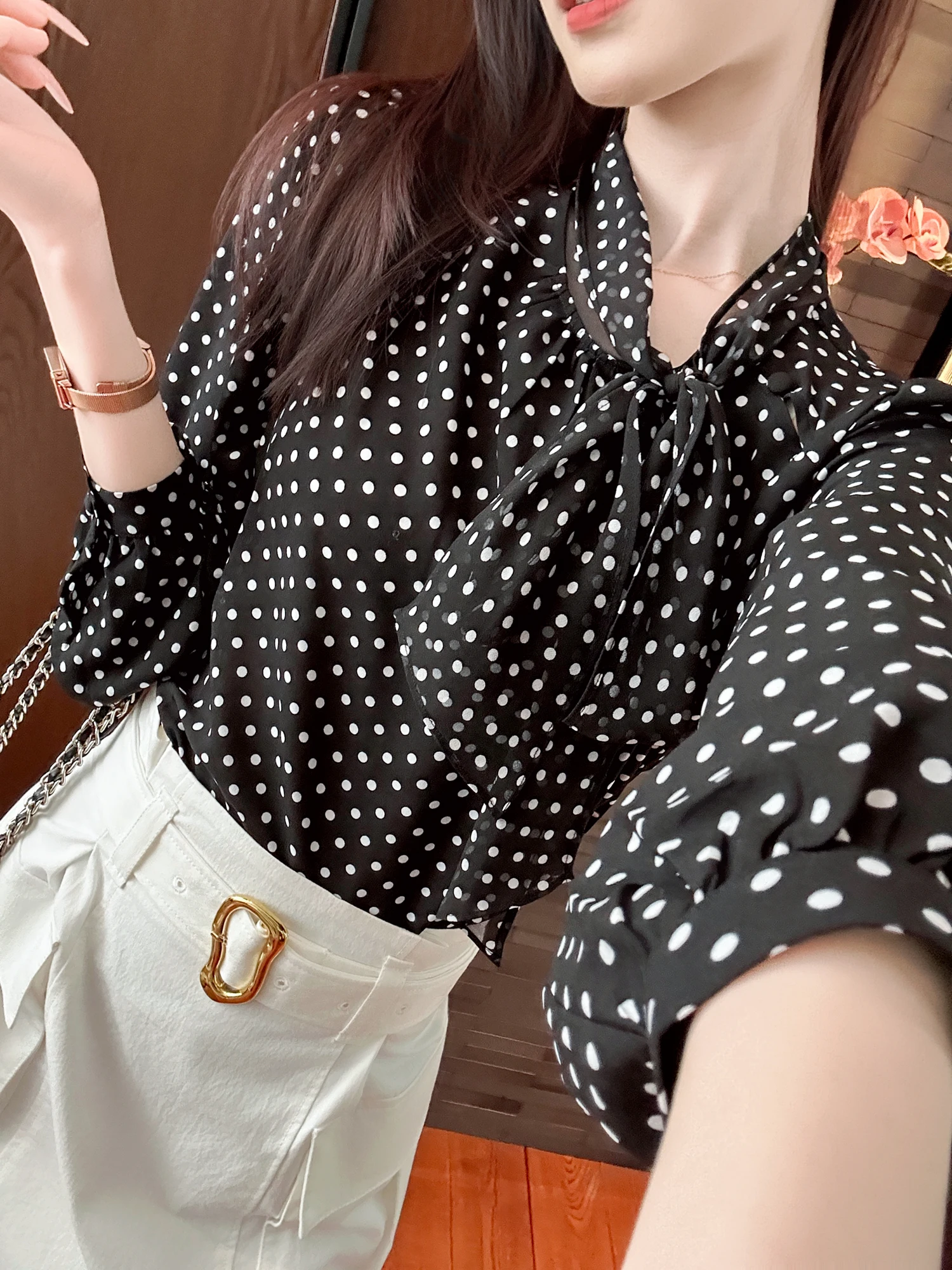 

Новая весенне-летняя женская офисная блузка в горошек с длинным рукавом, немнущаяся, не требующая глажки, для поездок на работу, модная и удобная.