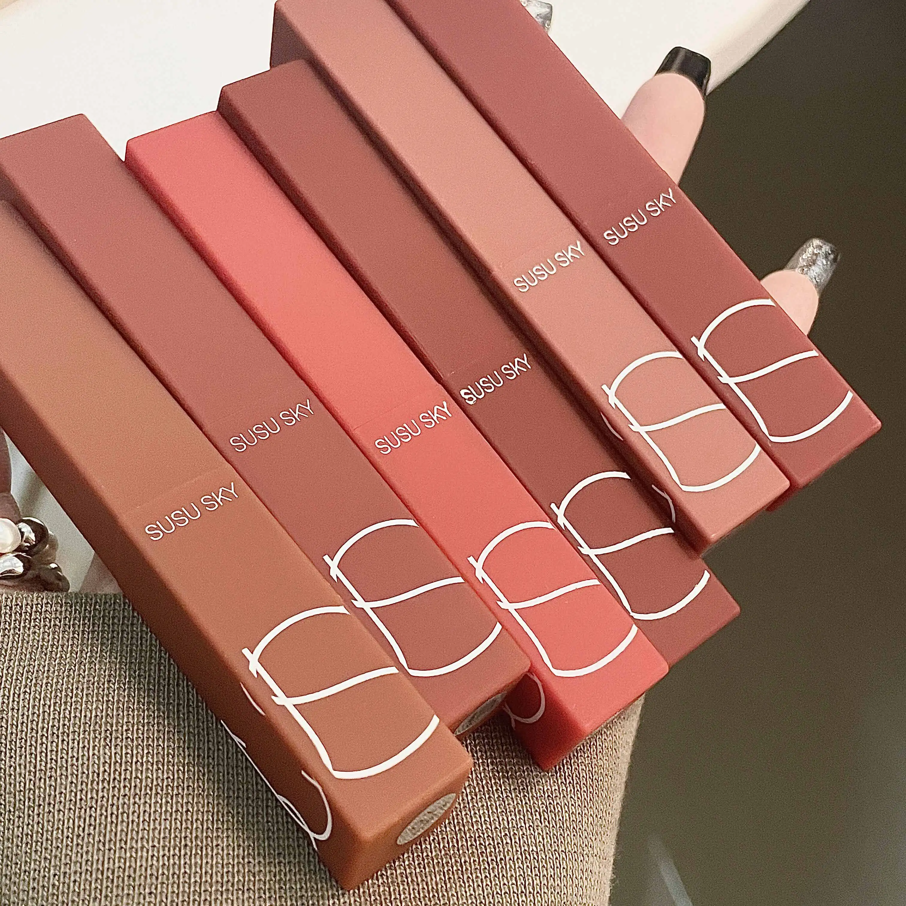 Matte Velvet Thin Tube Lipstick Lasting Waterproof Resistant to Fading Smooth Application, Lip Gloss Lip Balm for Autum&Winter