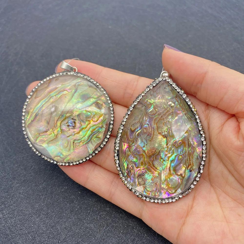 

Natural Rainbow Abalone Shell Pendant Round and Water Drop with Rhinestone Charm Jewelry Necklace Suitable for DIY Accessories