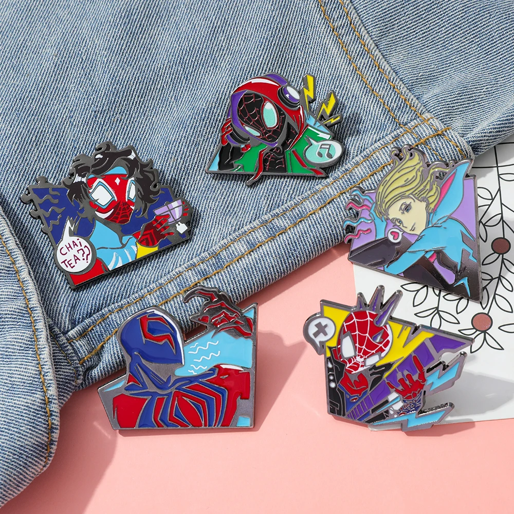 Эмалированная-булавка-с-изображением-супергероя-Человека-паука-значки-на-рюкзаке-брошь-одежда-подарок-ювелирные-изделия-модные-аксессуары