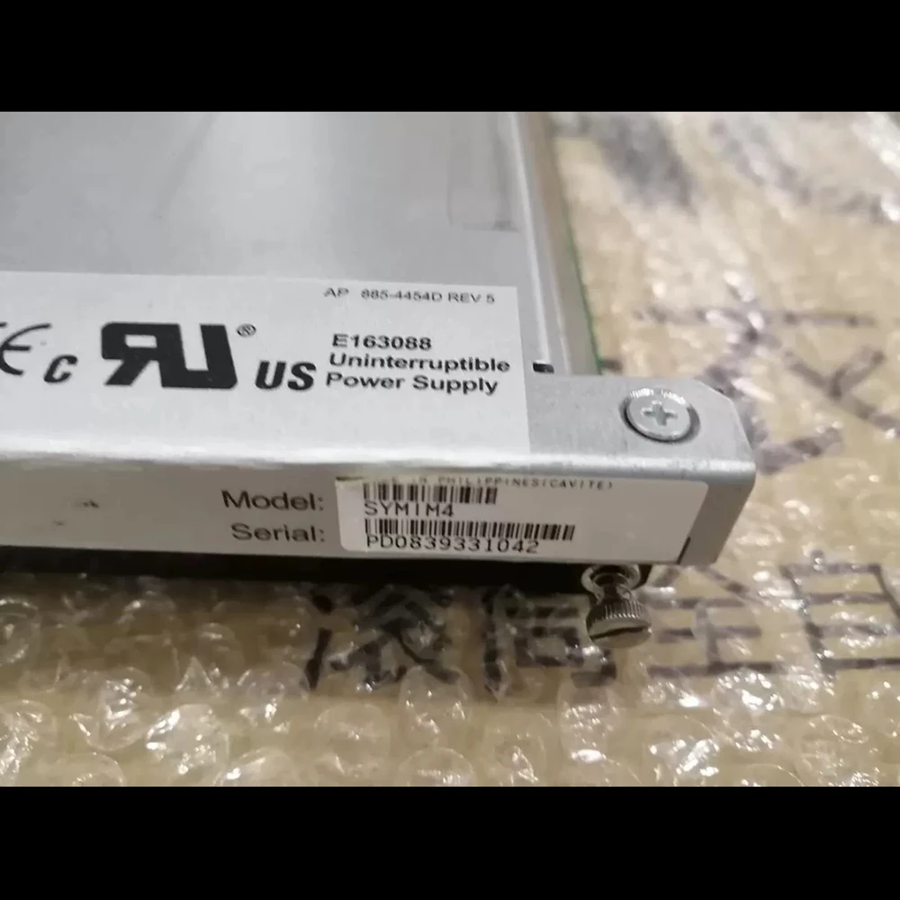 Pour module d'intelligence triphasé Schneider APC SYMIM4 Symmetra