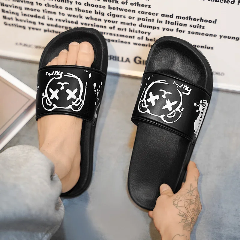 

Летние мужские персонализированные модные черные тапочки, удобные шлепанцы на мягкой подошве, повседневные дорожные пляжные быстросохнущие сандалии