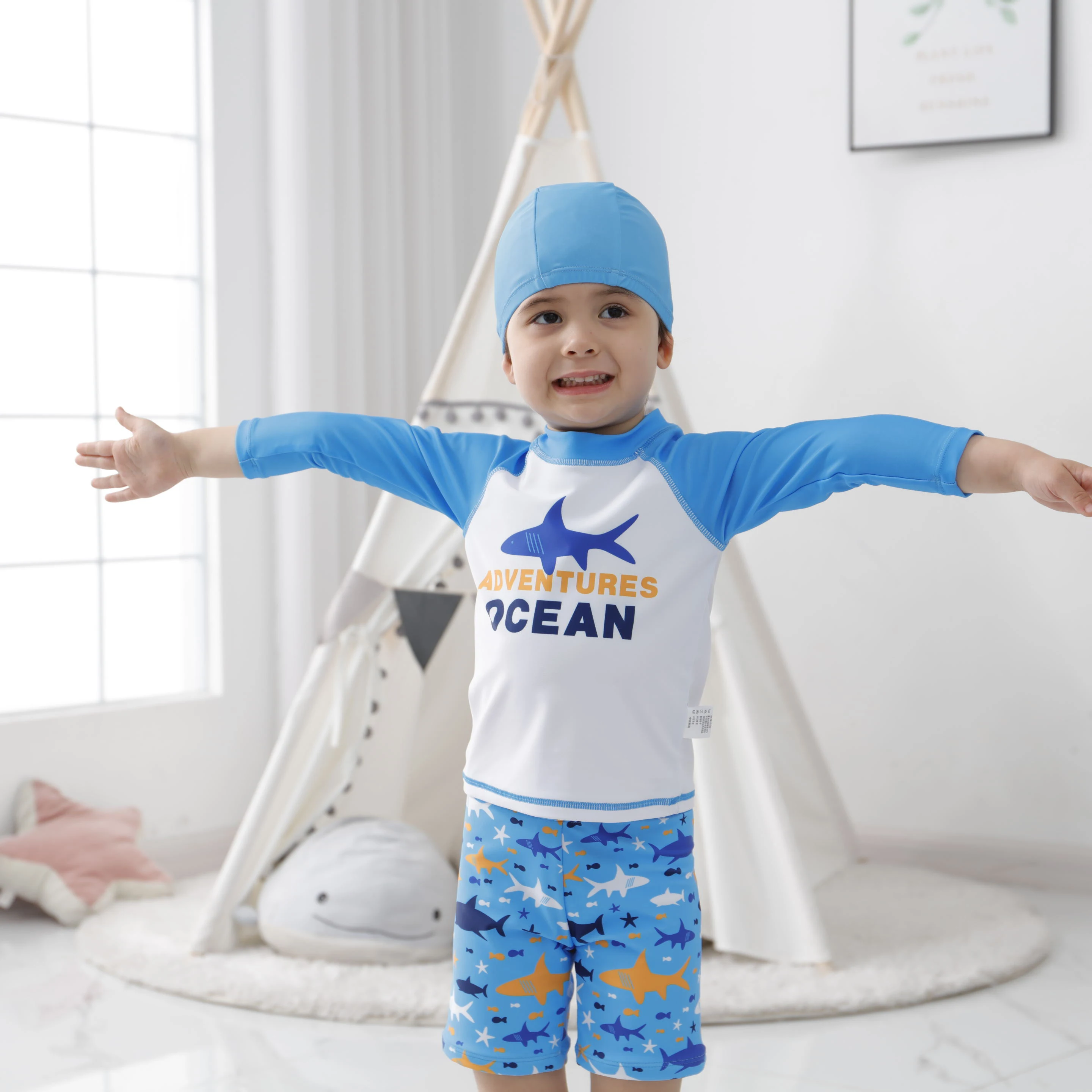 

2022 Long Sleeve Shorts Bathing Cap 3 Piece Set Handsome Boy Bathing Suit New Ventilation Quick Drying Blue Children Swimsuit