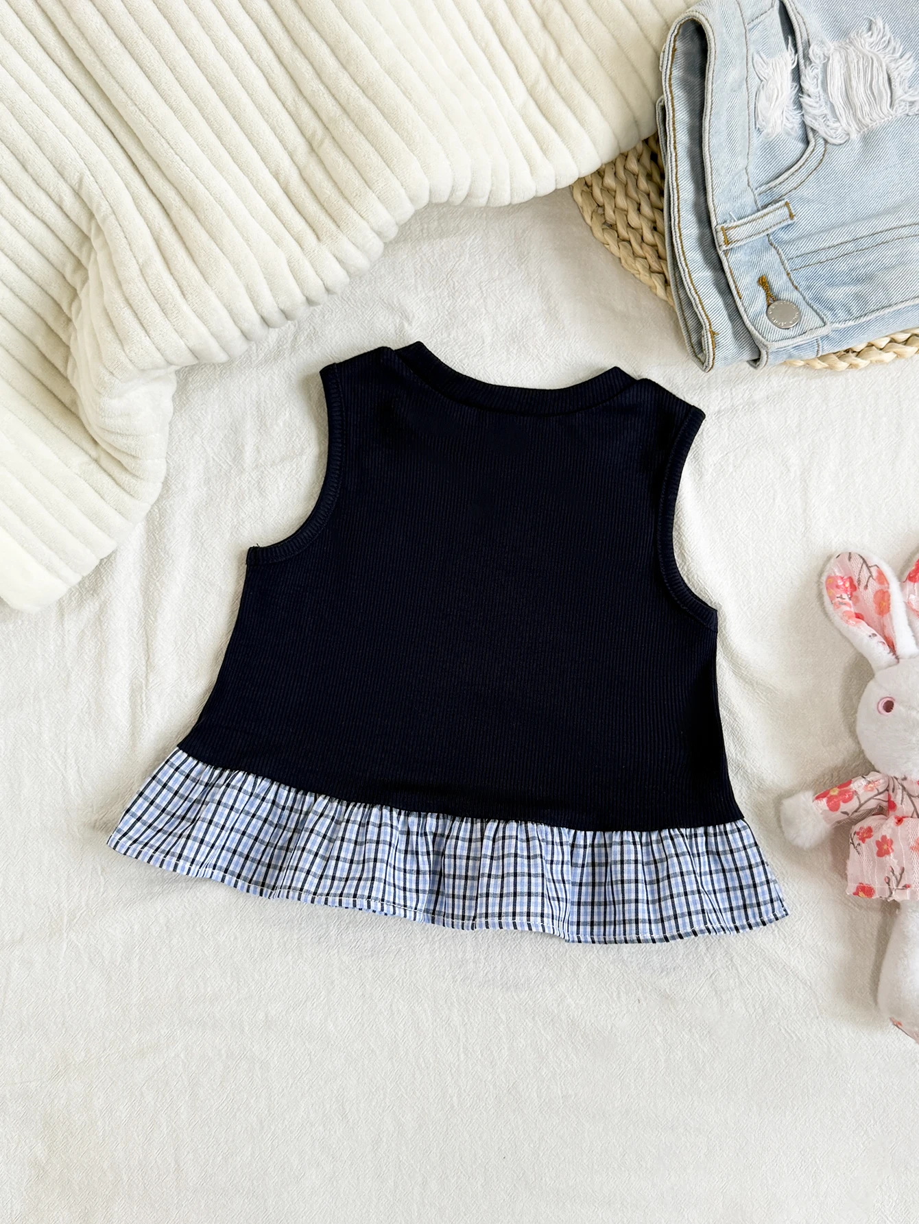 New Summer Kids' Ribbed Knit Sleeveless Top—super soft, skin-friendly, and breathable! Adorned with cute 3D bows and a blue-whit