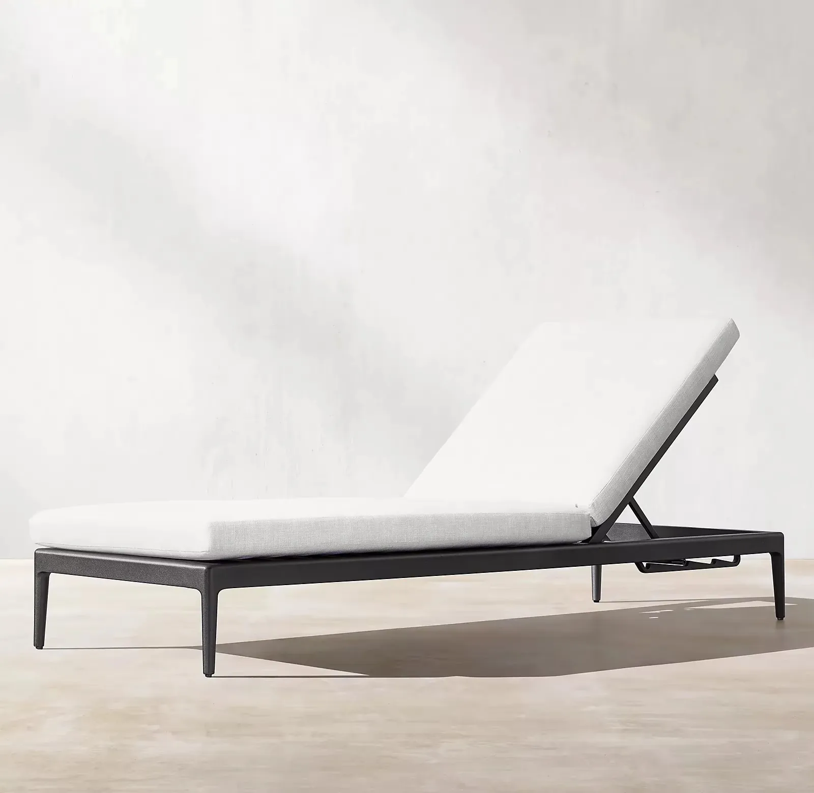 Modern Simple Style Outdoor Aluminum Alloy Lying Chair Sun Lounger Chair Bed For Swimming Pool Beach Patio