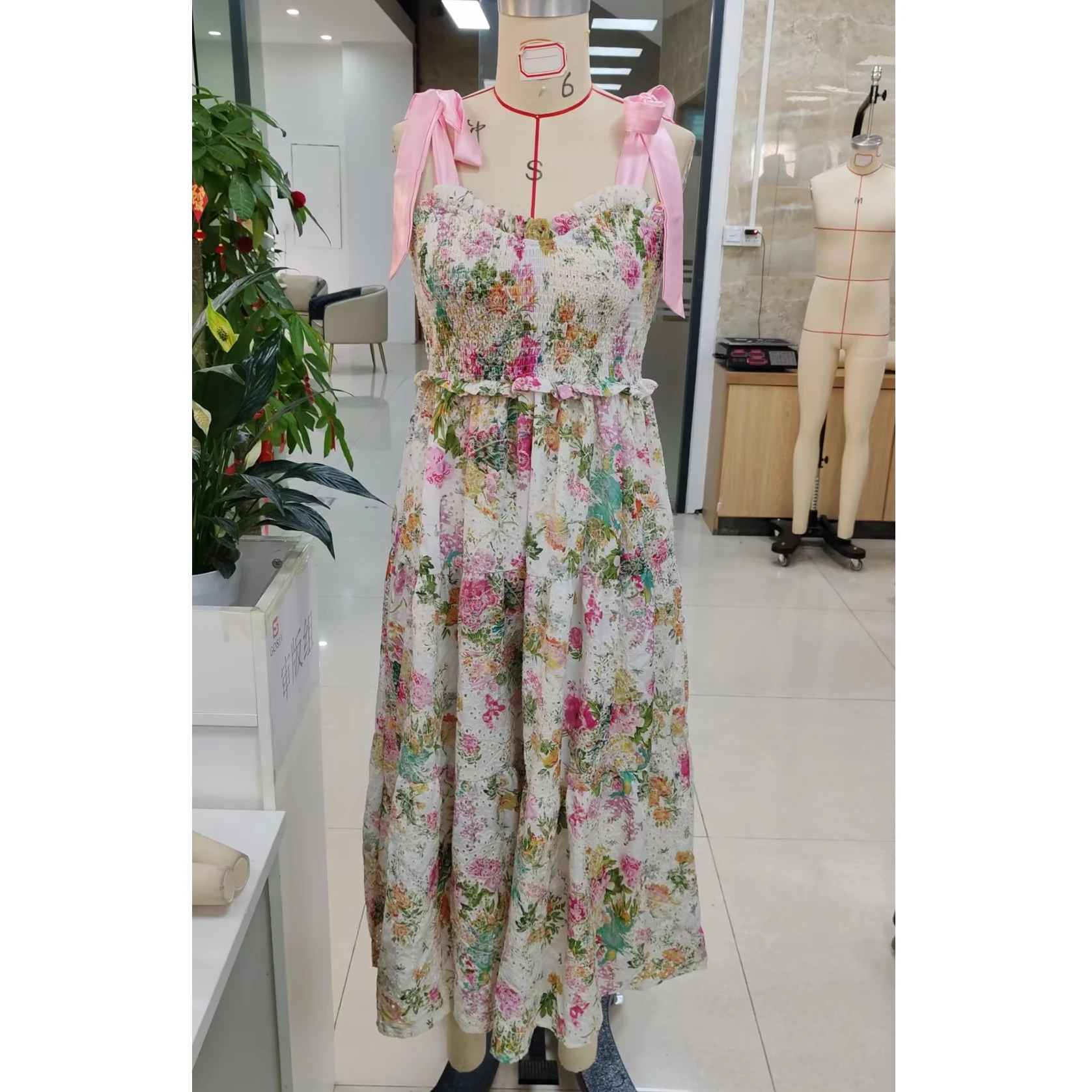 Luxuriöses Sommer-Trägerkleid für Damen, ärmellos, Vintage-Stil, quadratischer Ausschnitt, Schnürbesatz, Druckfarbe, A-Linien-Kleid, kurzes langes Kleid