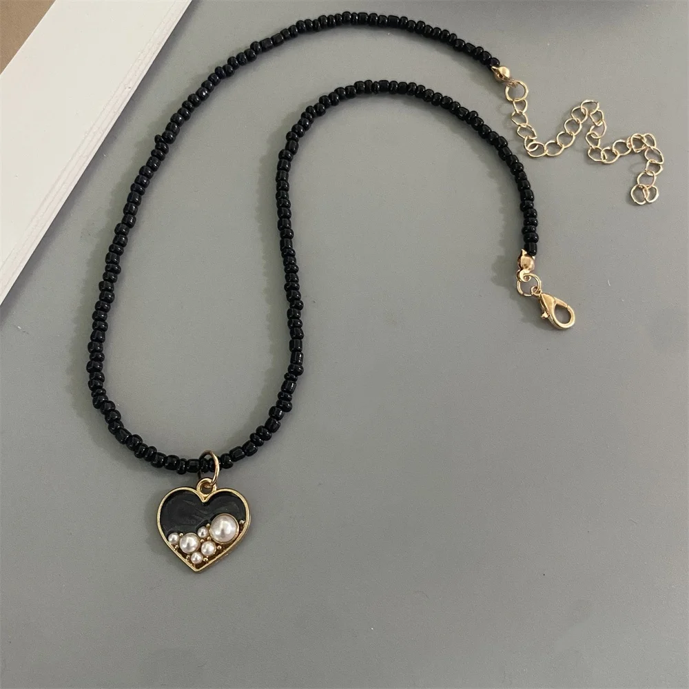 Cute Romantic Love Heart Pendant Choker Necklae with Imitation Pearl Fashion Necklace Handmade Seed Beads Neck Jewelry