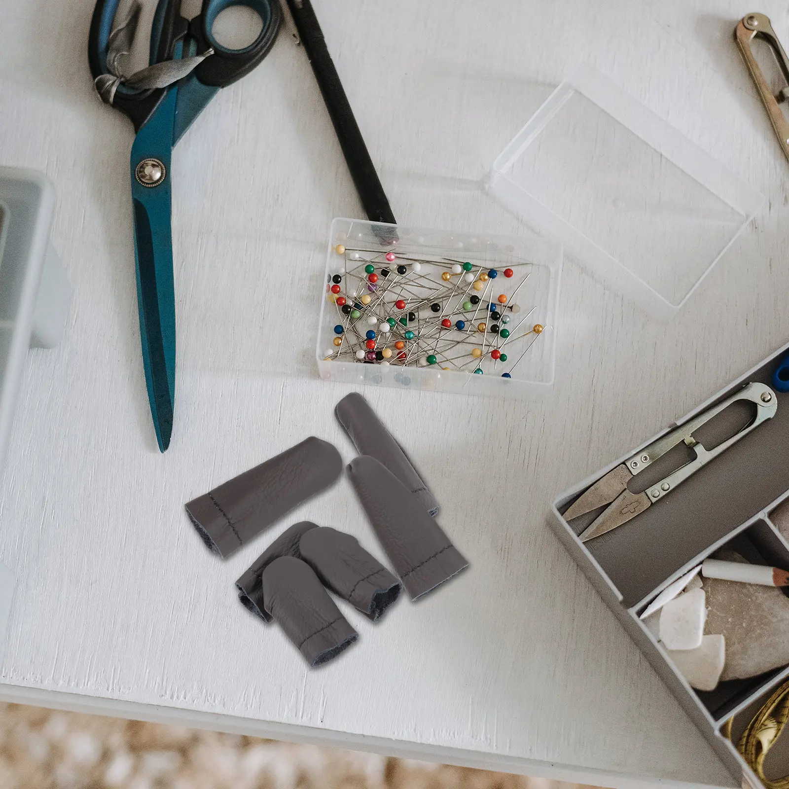 

Набор из 6 толстых гибких наперстков из воловьей кожи для защиты пальцев при игольчатом валянии, вязании, вышивке, рукоделии, изготовлении украшений, матов и брелоков