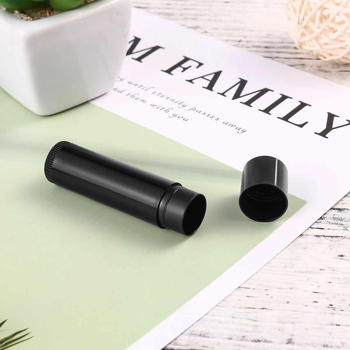 25 tubos transparentes vacíos para bálsamo labial con tapas naturales, mecanismo giratorio de 15 g, embalaje seguro para bálsamo labial casero y cosméticos