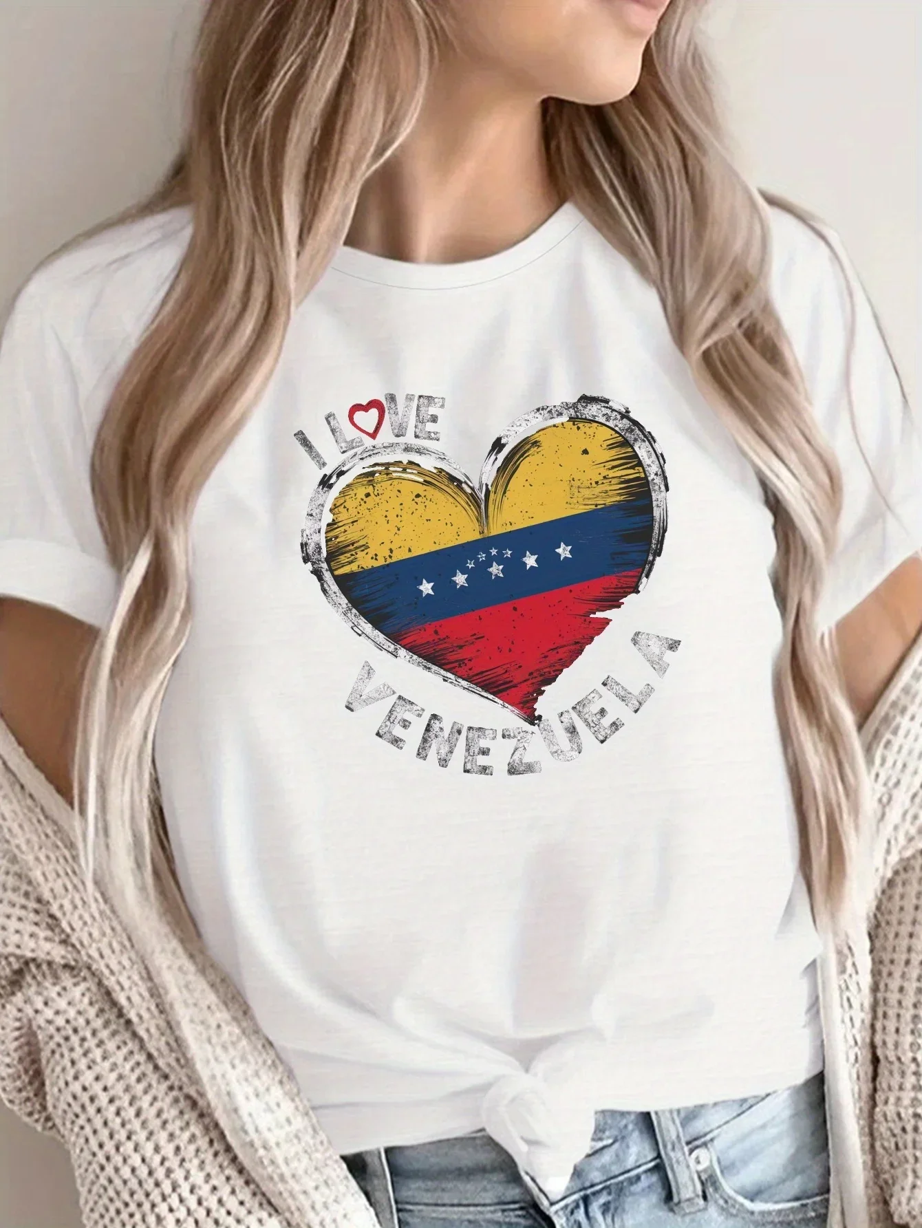 Heart with Venezuelan Flag Women's Comfit T-shirt Spring Women's Clothing Summer Apparel Casual Fit Women's Clothing