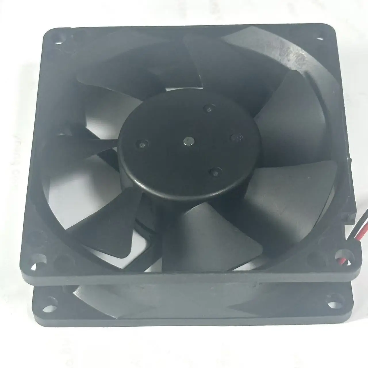 Obrázek 5: Nidec D08A-12TH 01 stejnosměrný 12V 0.09A 80x80x25mm 2-wire serveru chladící fanoušek