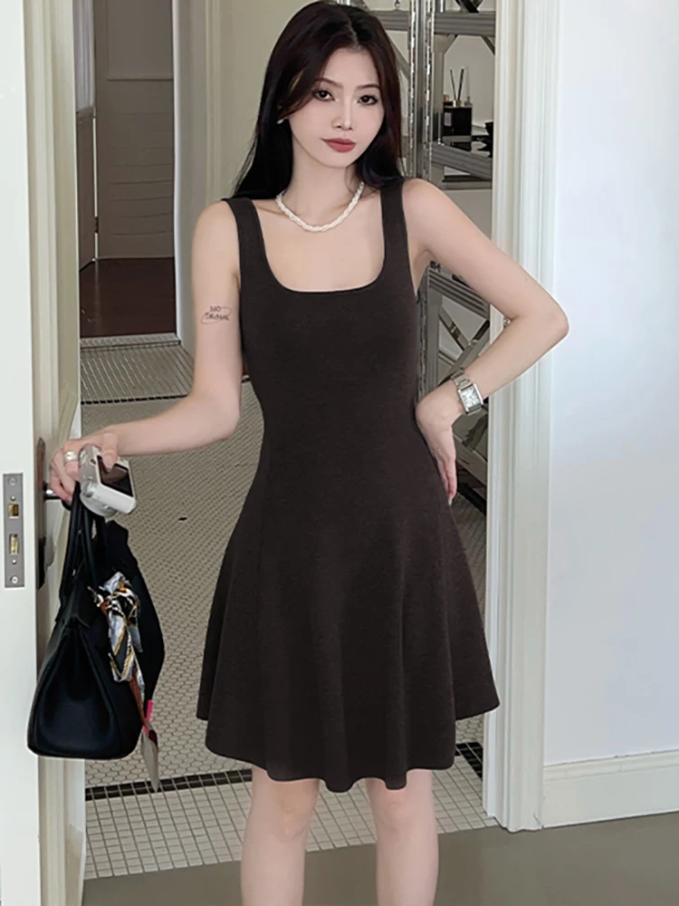 فستان قصير مثير بياقة مربعة محبوكة سادة لعام 2025 فستان نسائي أنيق غير رسمي مكشكش على شكل حرف a فستان صيفي كوري ضيق #4