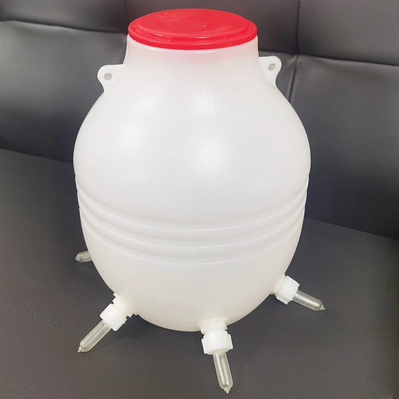 

1 Set 8L Feeder For Lambs Thick Plastic Lamb Milk Jug for Sheep Dog and Cow with Silicone Nipple Animals Cattle Supplies