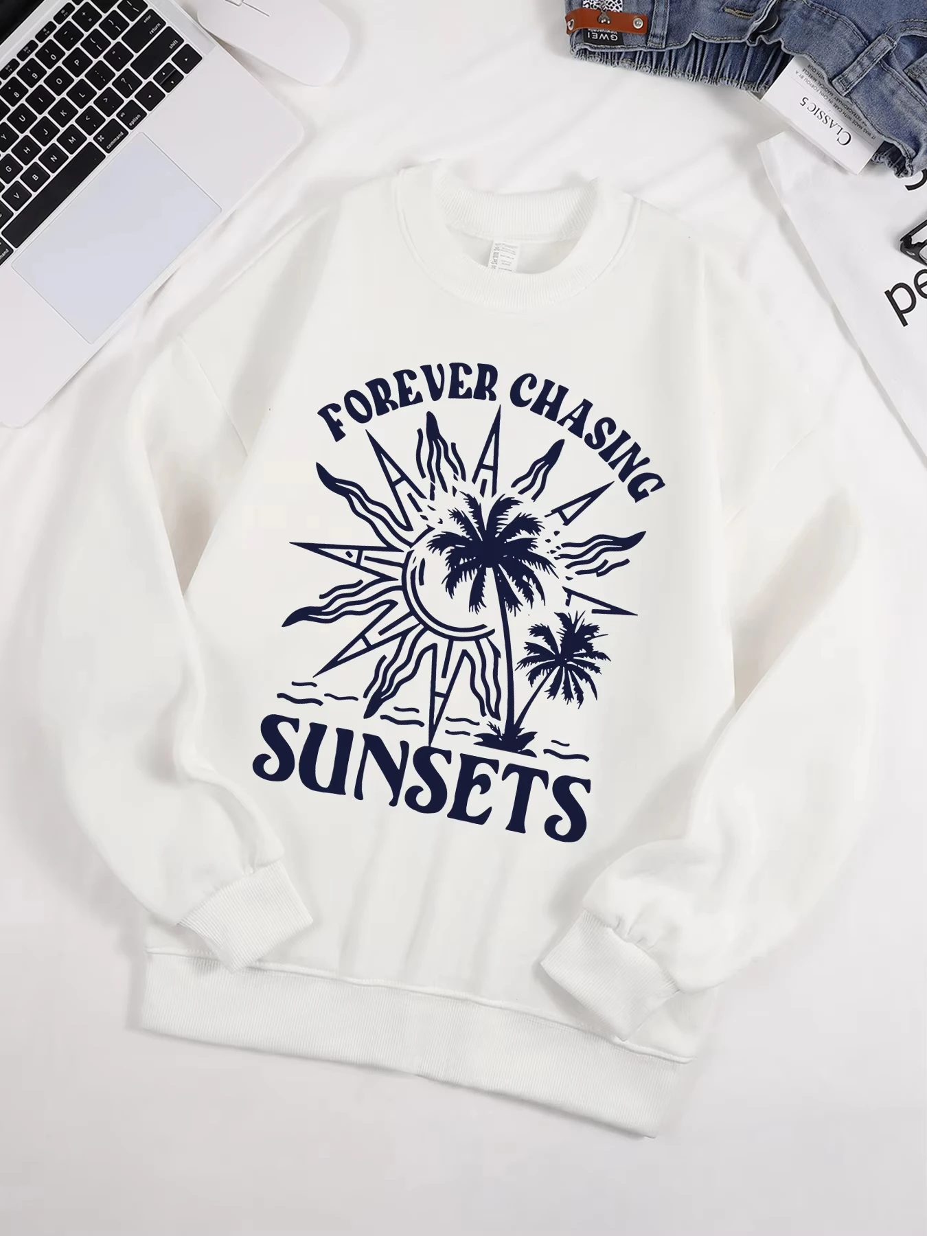 

Forever Chasing Beach Sunsets Design Streetwear Male Fleece All-Match Sweatshirt Casual O-Neck Clothes Unisex Soft Hip Hop Top
