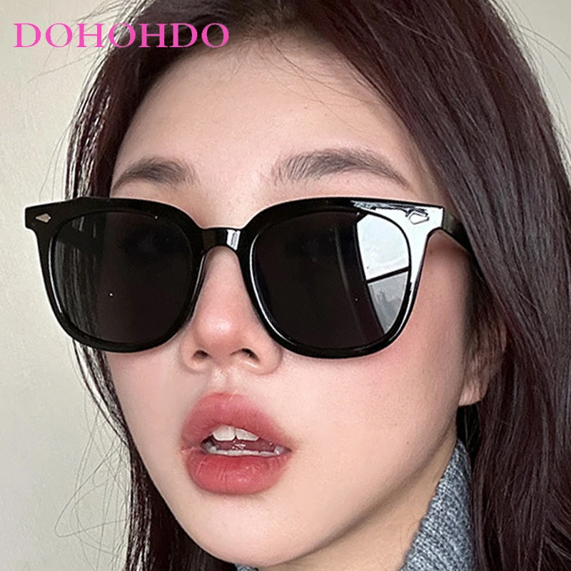 

Classic Brand Design Square Rivet Sunglasses Women Vintage Fashion Small Frame Men Sunglass Outdoor Driving Shades Lentes UV400