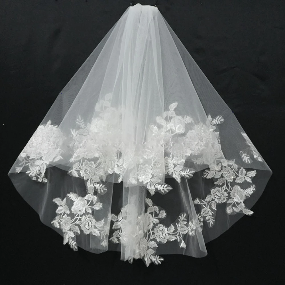 

Wedding Veil with Lace Cut Bridal Veils Soft Tulle Shoulder Length Marriage Decoration Bride to Be Appliqued Veil