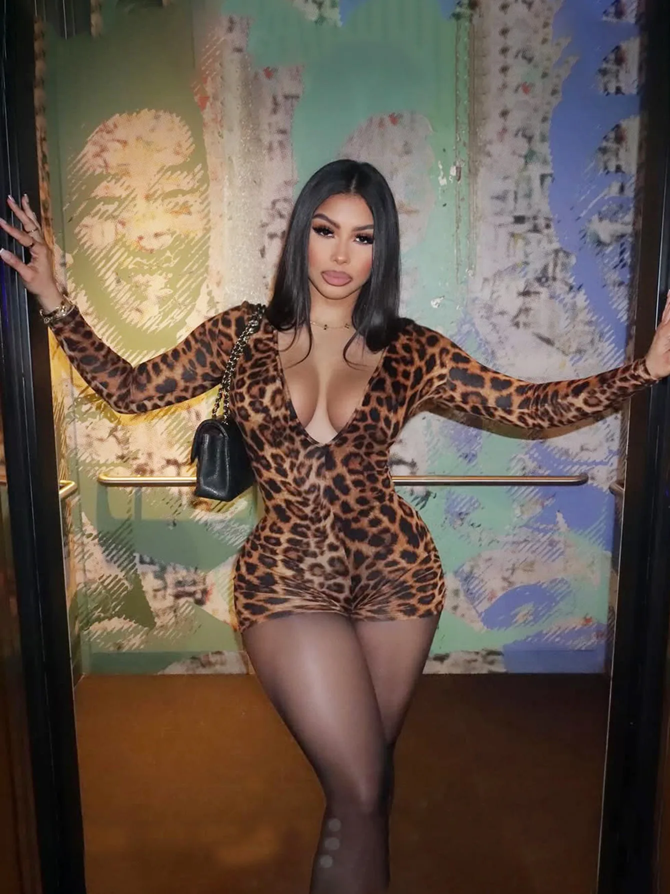 

Боди Сплошные женские облегающие поддерживающие невидимые регулируемые подтяжки с воротником-стойкой Съемная основа для отдыха Премиум-качество