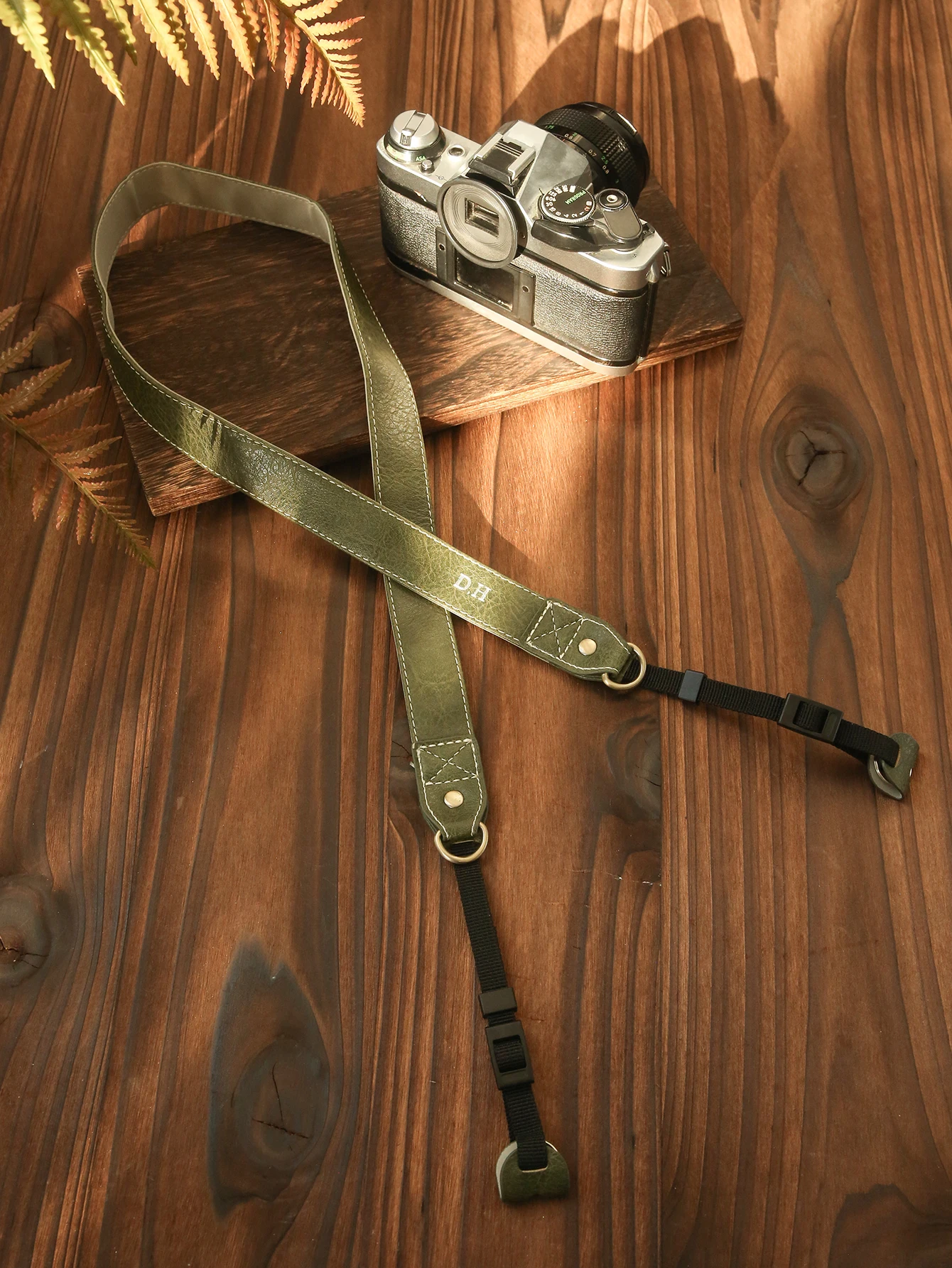 Custom Name Vintage Camera Strap Personalized Neck Shoulder Strap for Film Camera DSLR/SLR Fit Neck Shoulder & Crossbody
