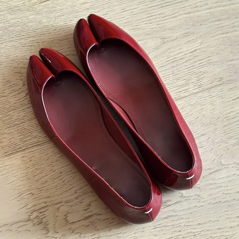 Женские балетки таби-ниндзя с разрезом на носке Мэри Джейн из лакированной кожи для вечеринок, одинарные туфли с неглубоким носком, однотонные сандалии, женские лоферы
