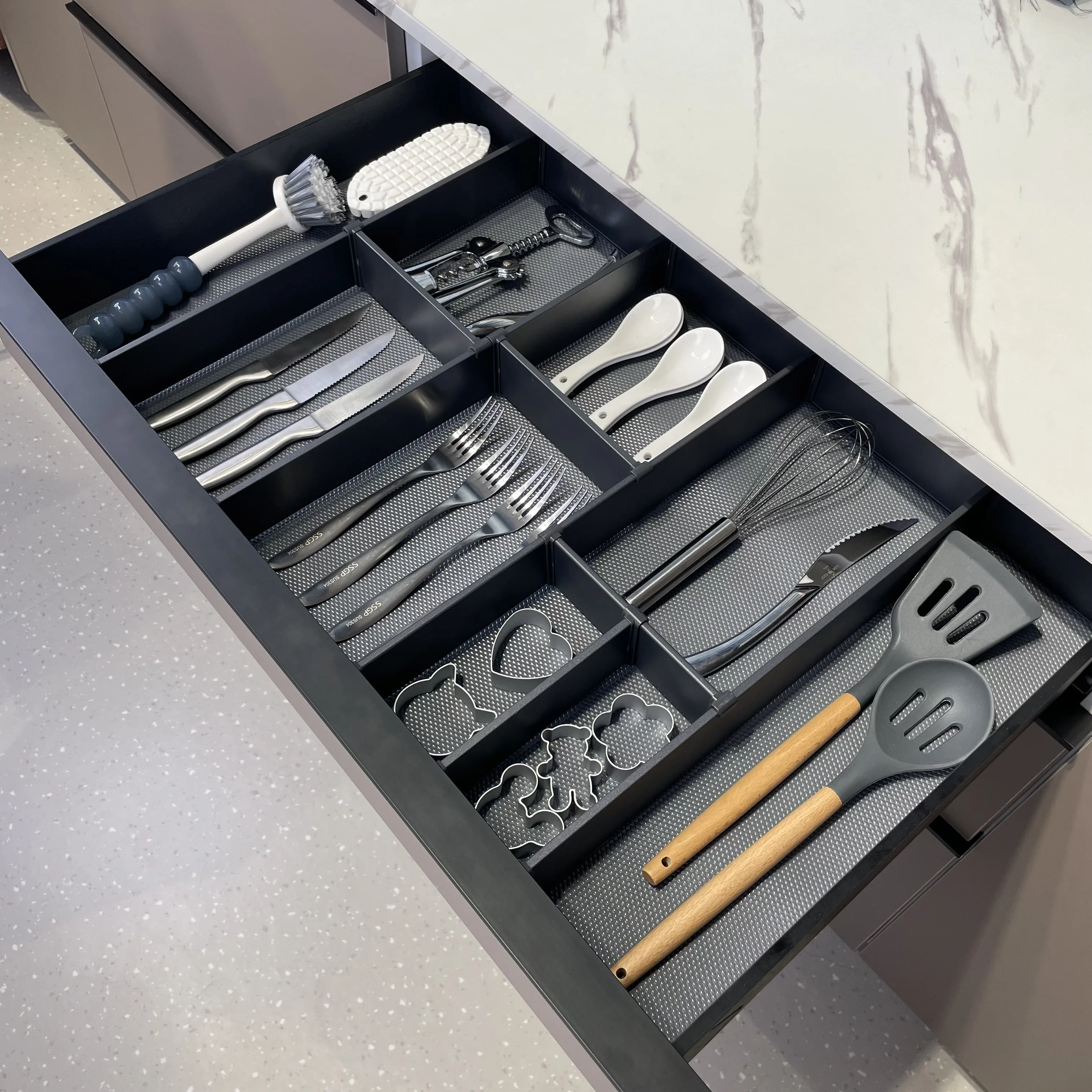 Factory direct sales kitchen storage pull out basket cabinet drawer basket with kitchen drawer storage device tableware SQFG400