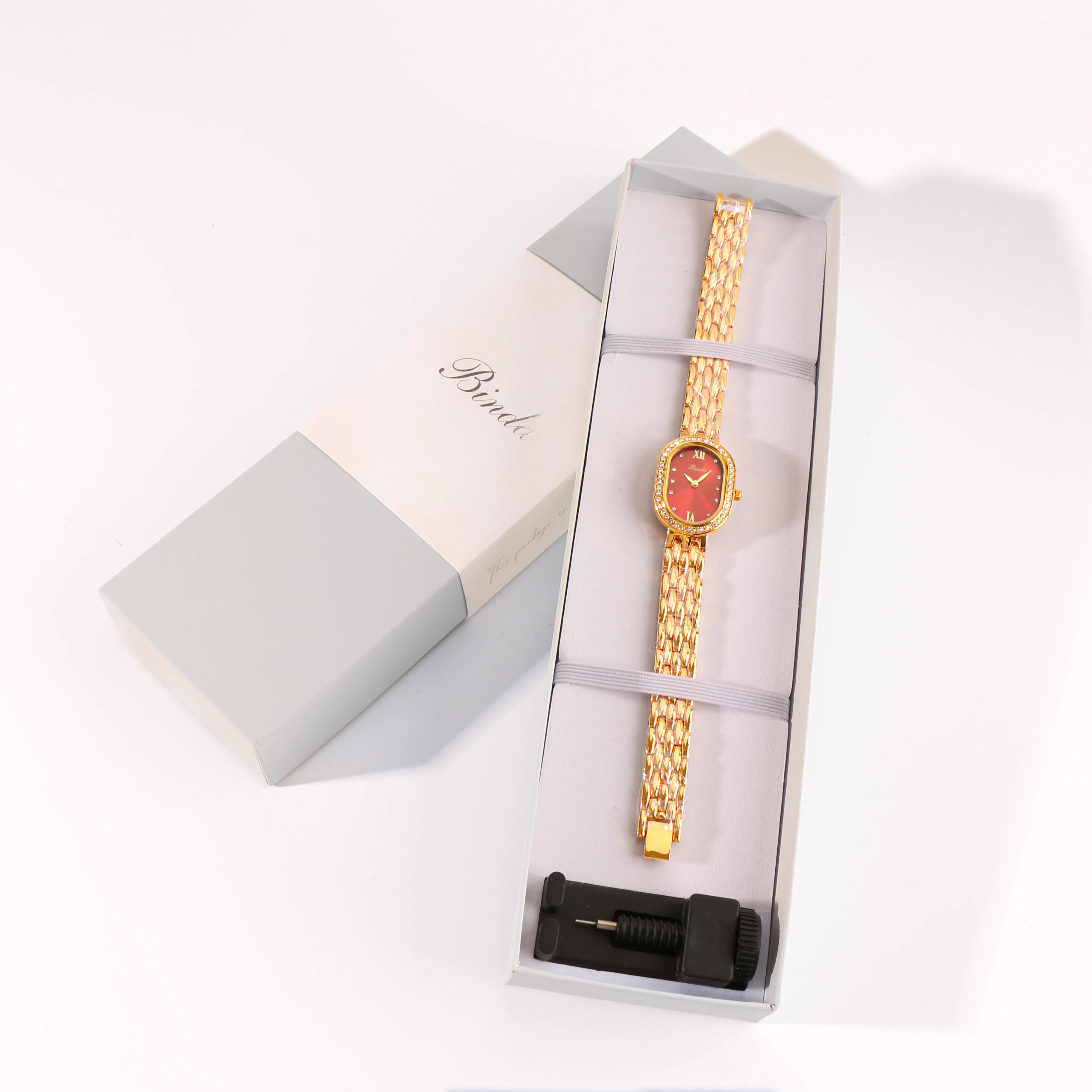 ساعة بيندا كوارتز نسائية بمينا بيضاوي عتيق وحجر الراين مع صندوق هدايا