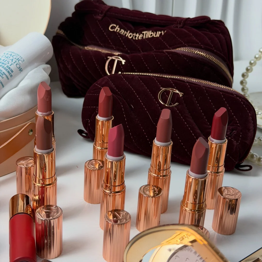 Charlotte Tilbury Cream Blush Stick Ultra Hydrating Luminous Buildable 8H Wear Natural Dewy Glow Cheek Lip Gloss Geschenke Make-up