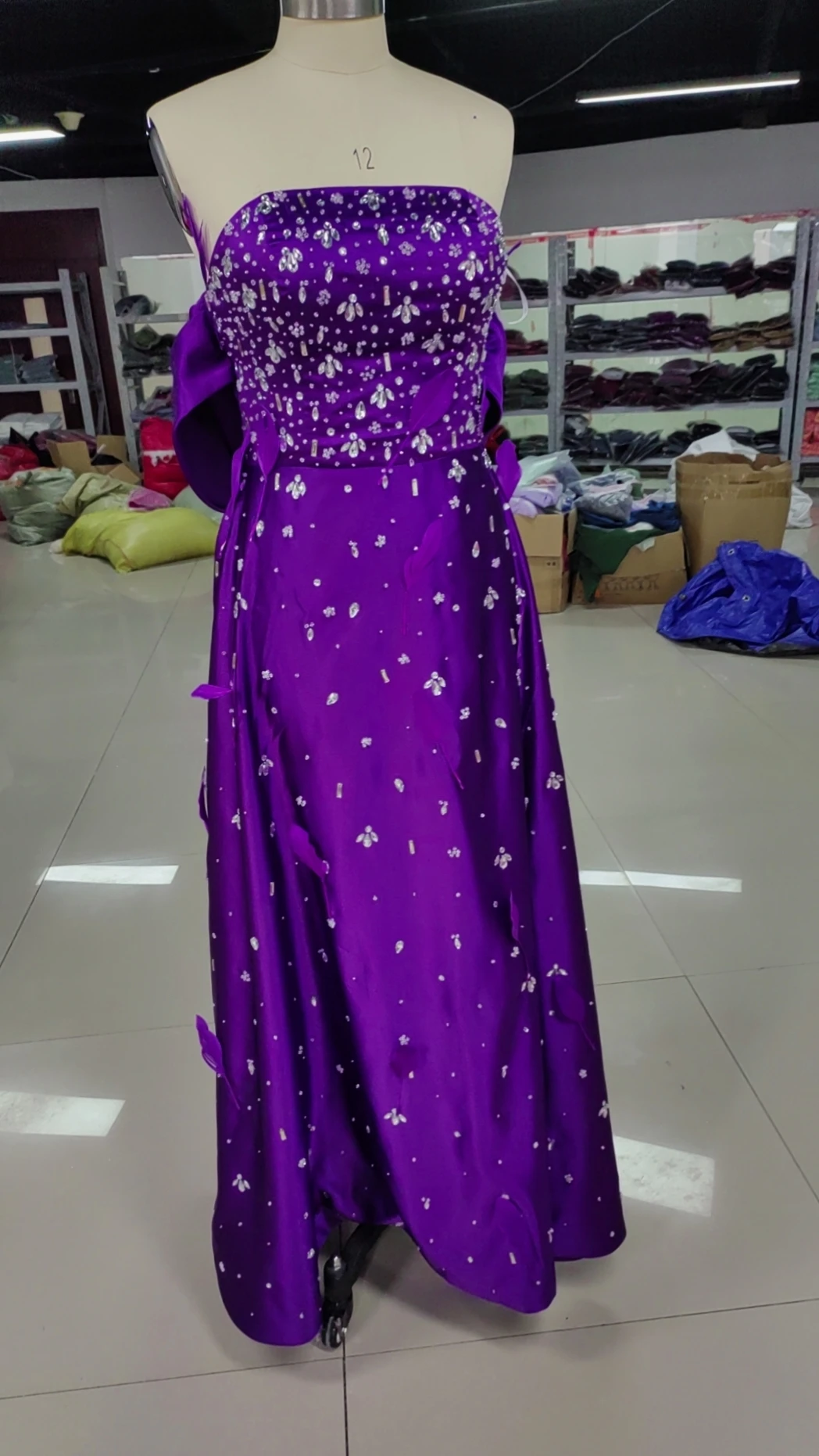 Oisslec-Robe de Bal Élégante et Vintage avec Plumes Violettes et Cristaux, Tenue de Princesse Personnalisée pour VincFormelle et Soirée