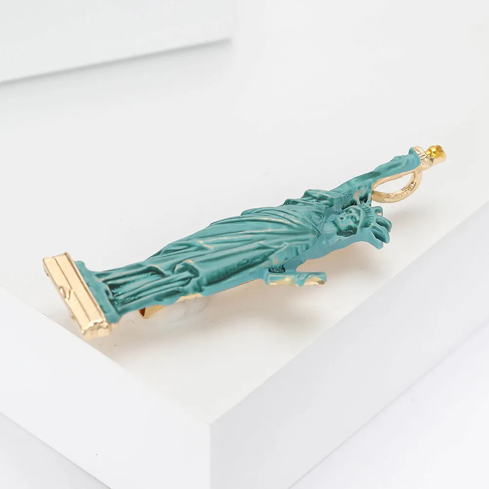 Statue of Liberty Enamel Brooch Creative Zinc Alloy Pin for Clothing Bags Men Women Unique Vintage Souvenir Accessory New York