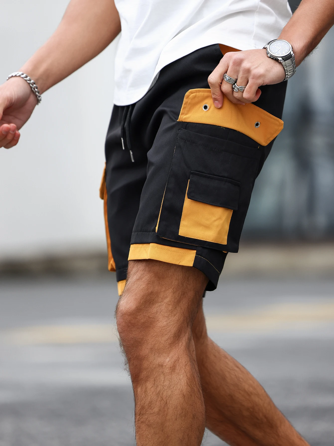 Mens Color Block Yellow and Black Personalized Multi-pocket Cargo Shorts