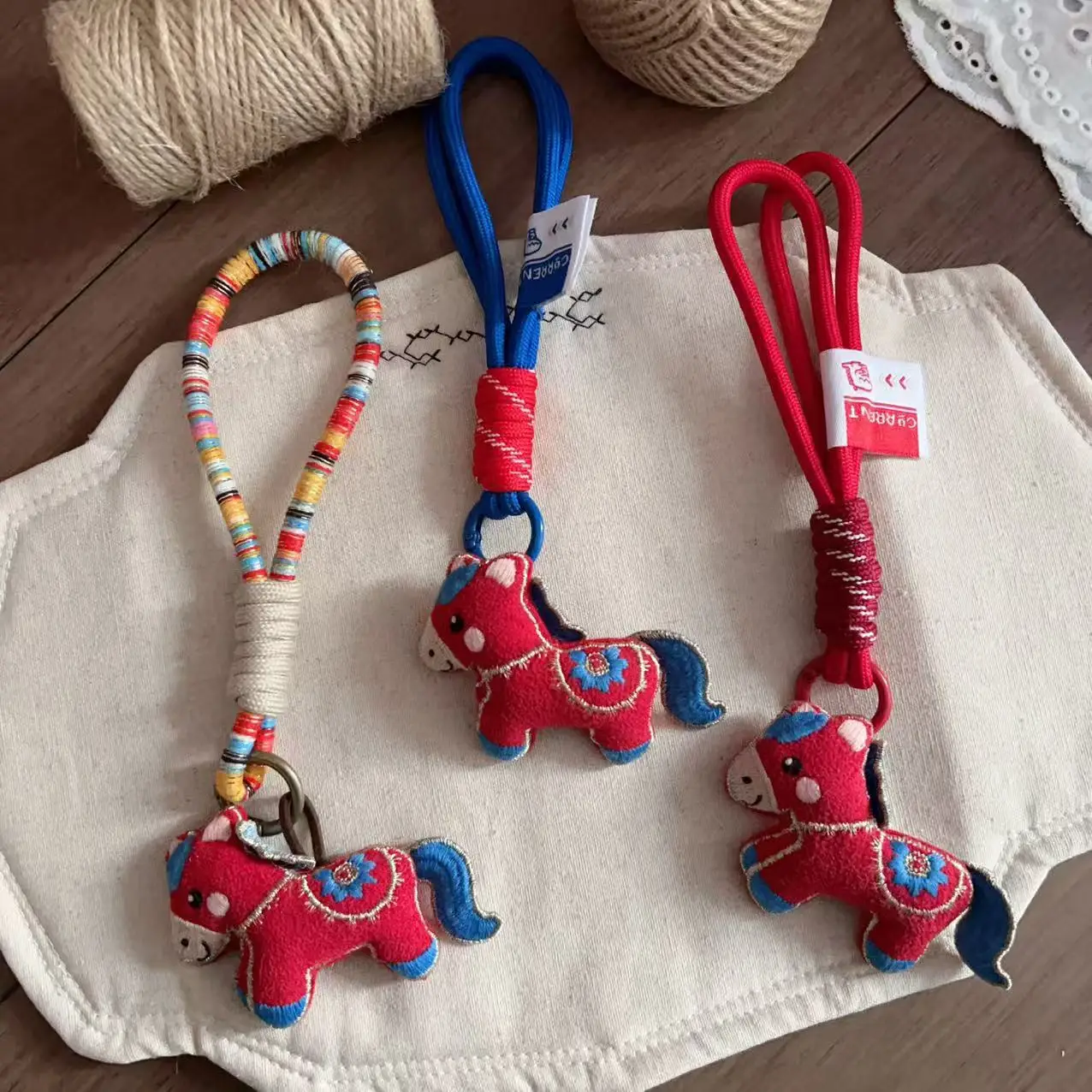 Keychain Red Horse Zodiac Fabric Doll Clip Bag Charm 2026 Festive Lightweight Plush Chinese Style Pendant Gift for Luck