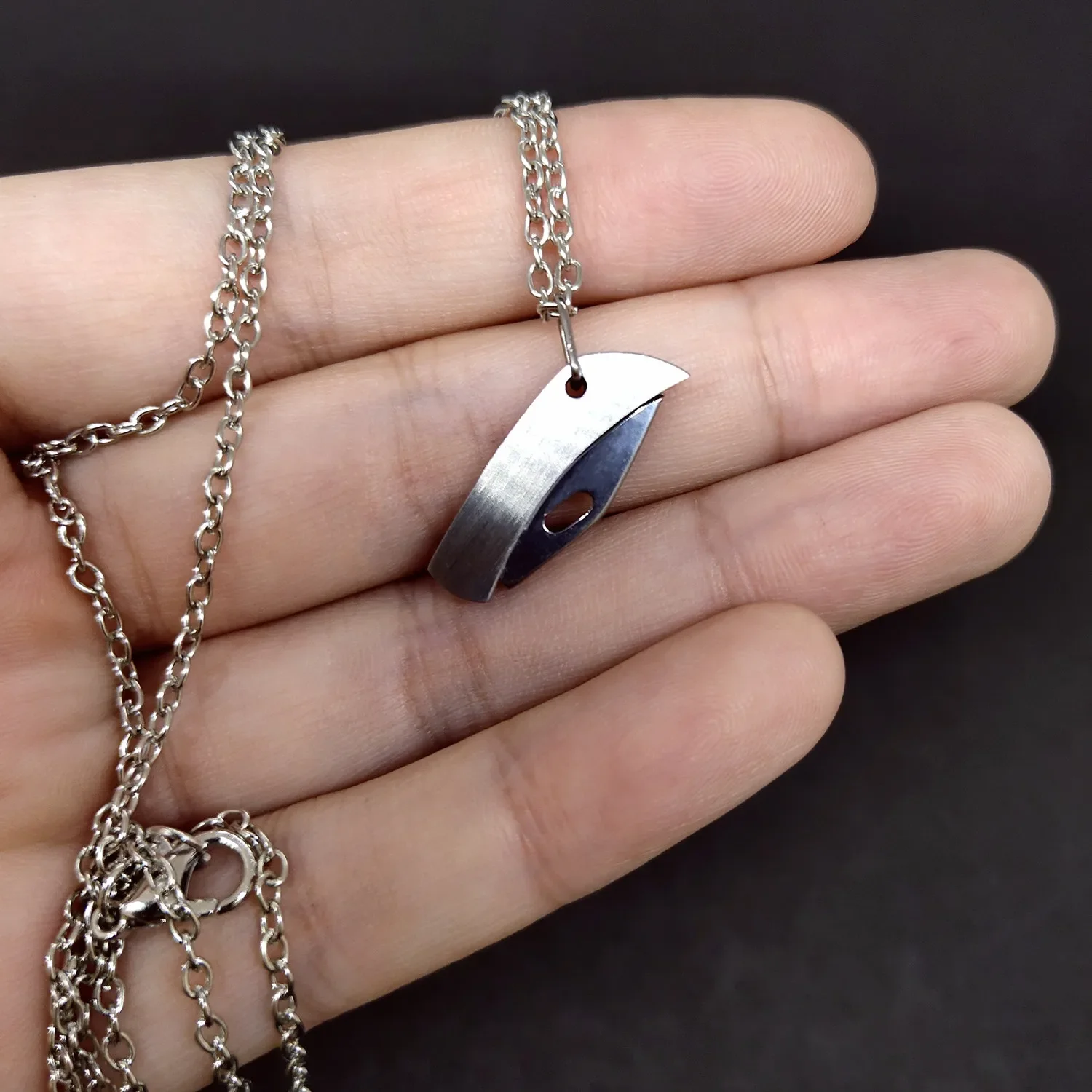 Creative metal Necklace Cool style Mini knife pendant Small tool Necklac Men\'s/Women\'s Necklace Accessories Gift