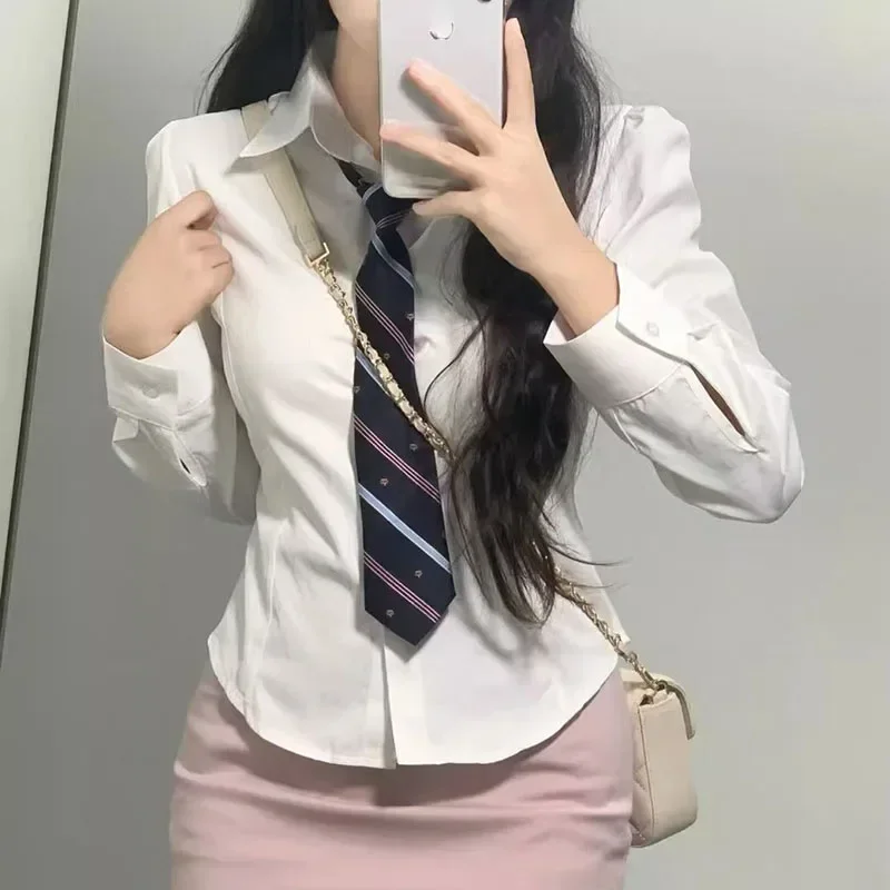 FANAN Preppy نمط قمصان بيضاء المرأة الكورية ضئيلة طويلة الأكمام مكتب قميص السيدات 2025 الربيع زر على الموضة التلبيب بلوزة قصيرة