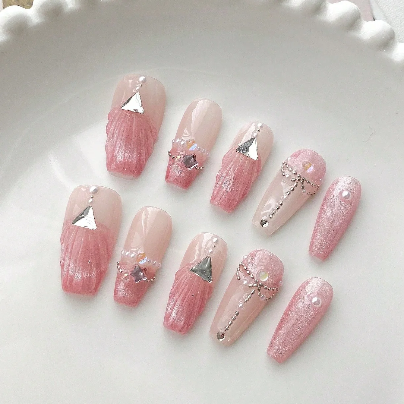 Nail Art Ombre Pink - 10pcs Medium Coffin Pink Ombre Hand-painted