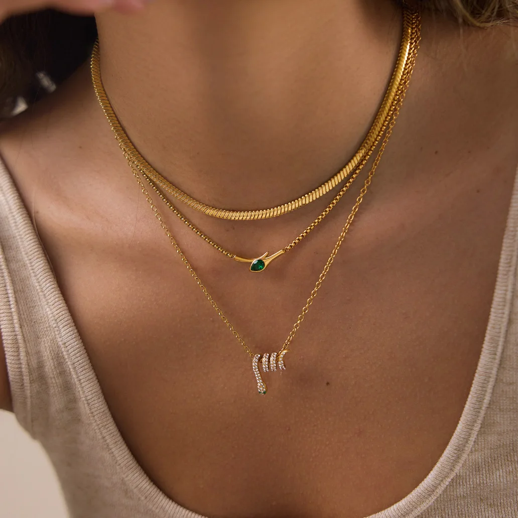 

Stainless Steel Minimalist Snake 18K Gold Plated Pendant Necklace Light Luxury Zircon Pendant Women's Party Necklace Jewelry