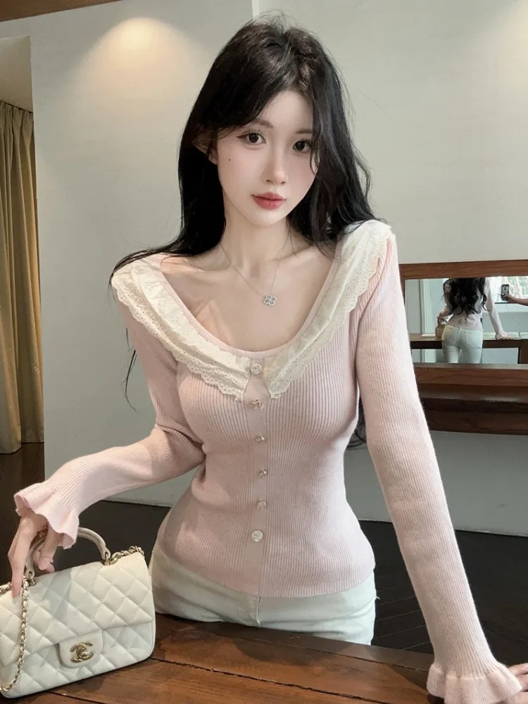 

Sweet Lace Trim Long Sleeve Knitted Top Slim Fit Versatile Base Layer Soft Gentle Style City Walk Autumn Wear for Young Women