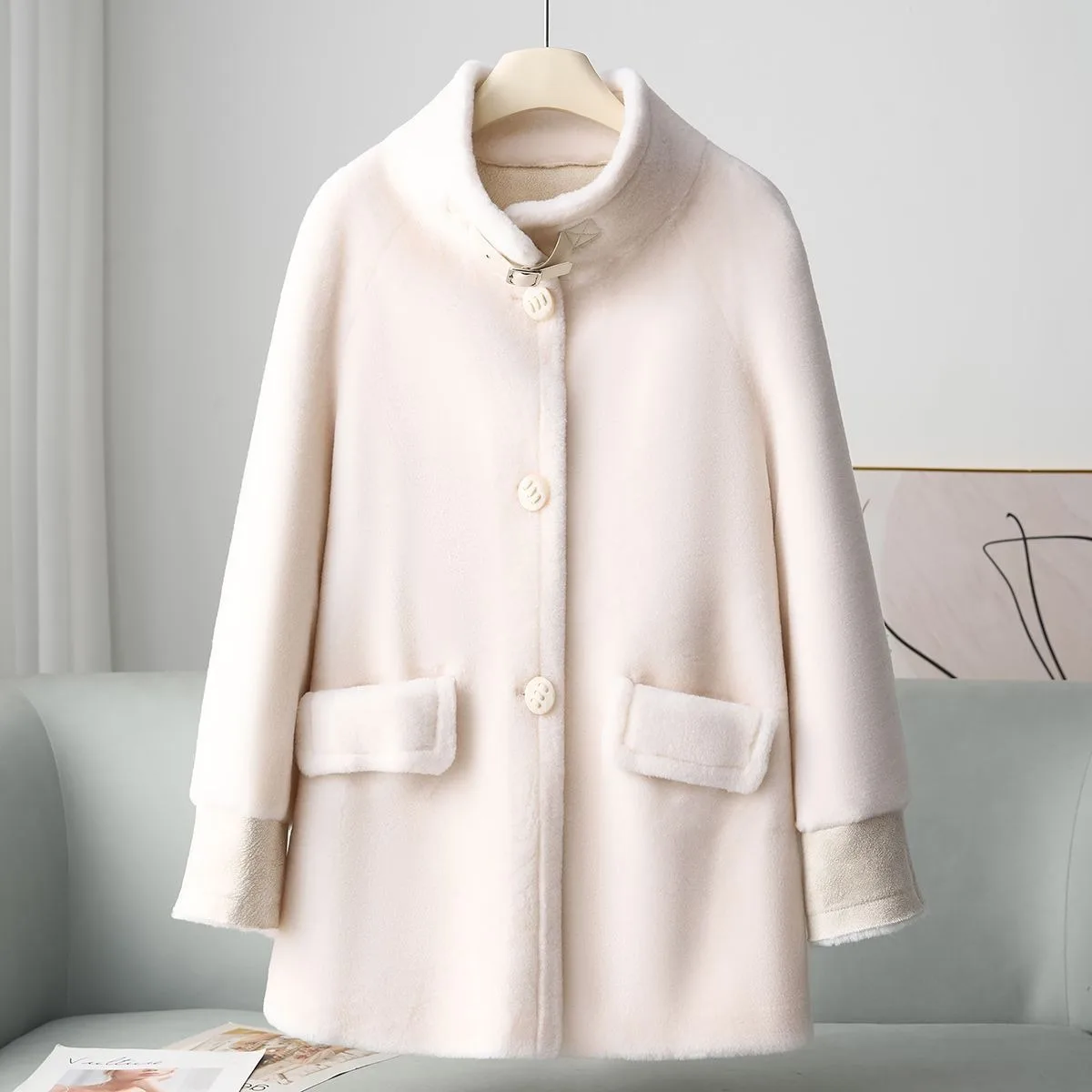 

2025 Autumn/Winter New 100% Wool Granular Coat Medium To Long Size Solid Color Collar Sheep Sheepskin Fur