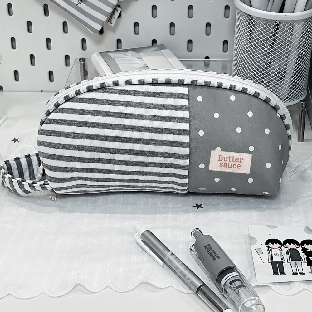 Ins Stripe Patchwork Pencil Case Shell Shape Large Capacity Pen Bag Polka Dot Handheld Stationery Organizer School Supplies