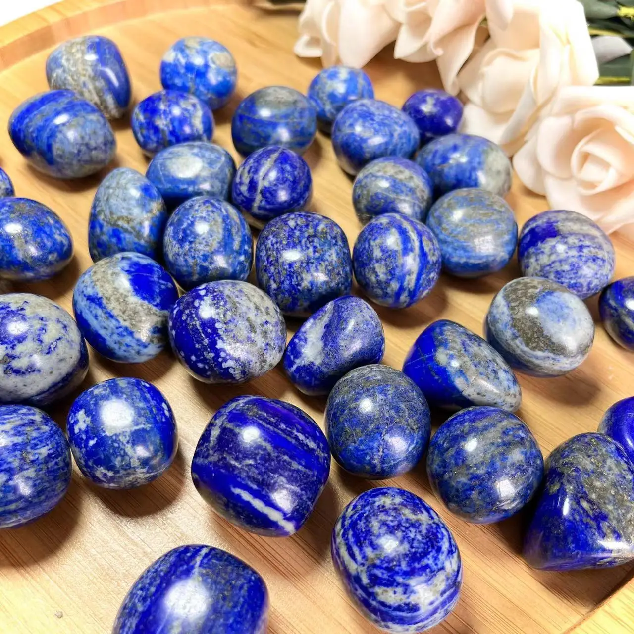 

Wholesale Natural Lapis Lazuli Quartz Tumble Crystal Palm for Decor and Gifts
