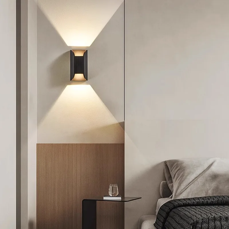 

Настенный светильник для спальни, минималистичный, роскошный, креативный, для гостиной, фоновый, для лестницы, с верхним и нижним освещением